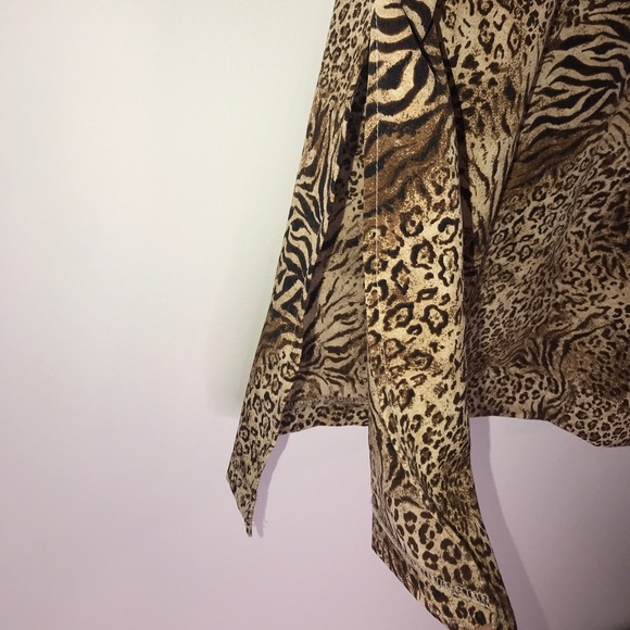 Animal print side slits midi skirt. - Picture 4 of 5